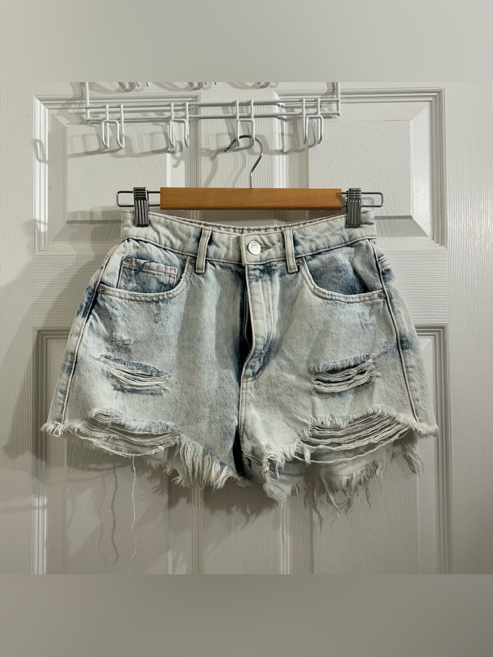 Garage Denim Festival Distressed Light Wash Denim Shorts Size 0 Frayed Hem